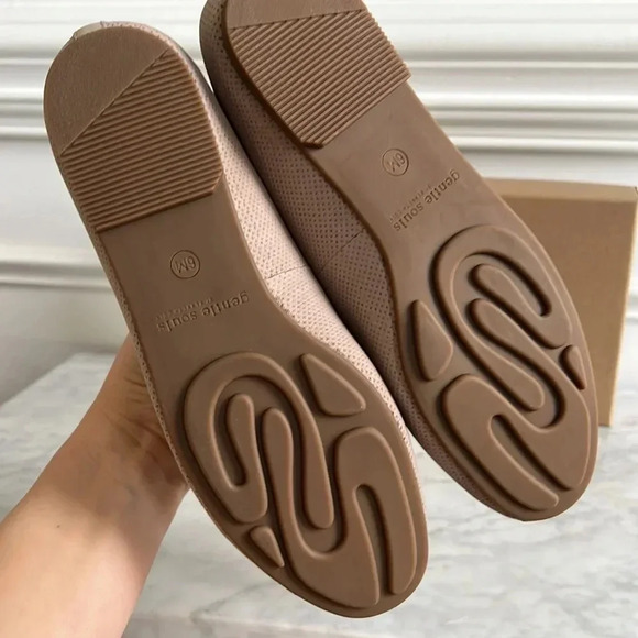 Gentle Souls by Kenneth Cole "Eugene 2" (Size 6) Mushroom Loafers Comfort Flats - Picture 6 of 8